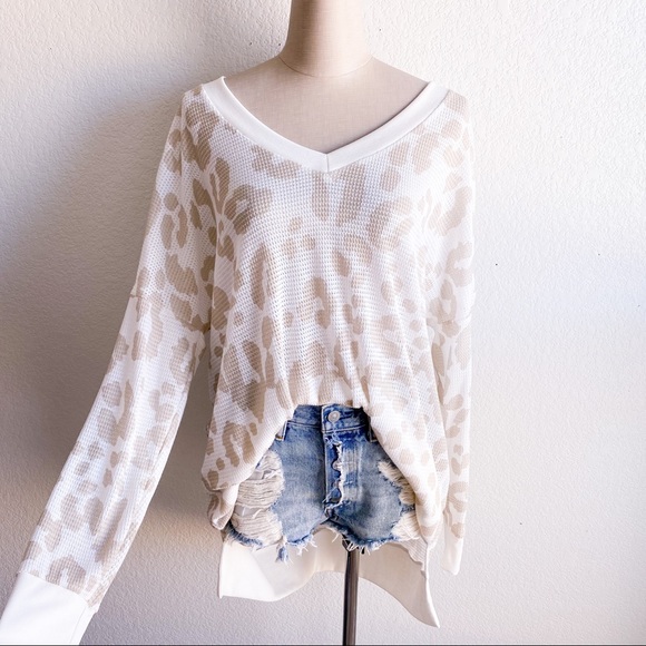HONEYME Leopard Print Knit Long Sleeve Top - Picture 4 of 11